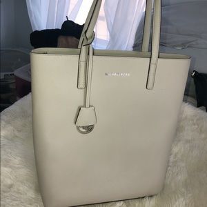 Light grey Michael Kors purse